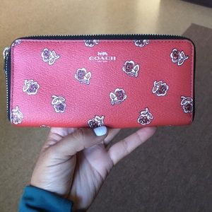 Coach Accordion Floral wallet